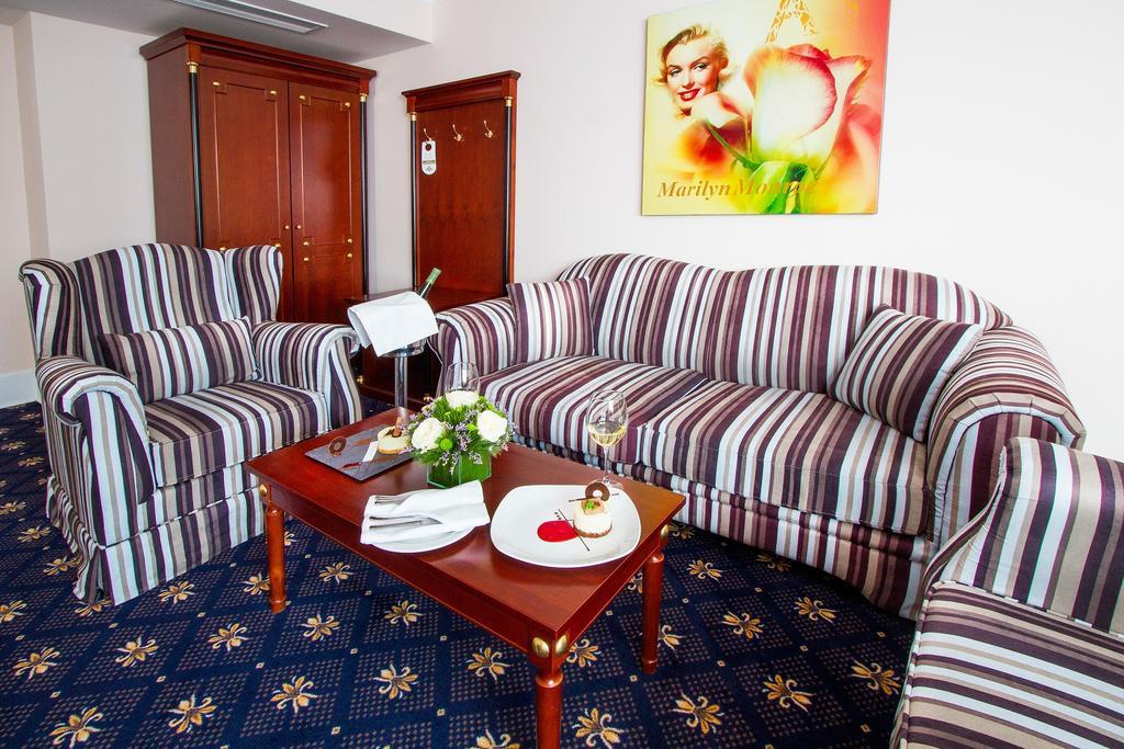 A Hoteli - Hotel Sloboda Šabac Oda fotoğraf